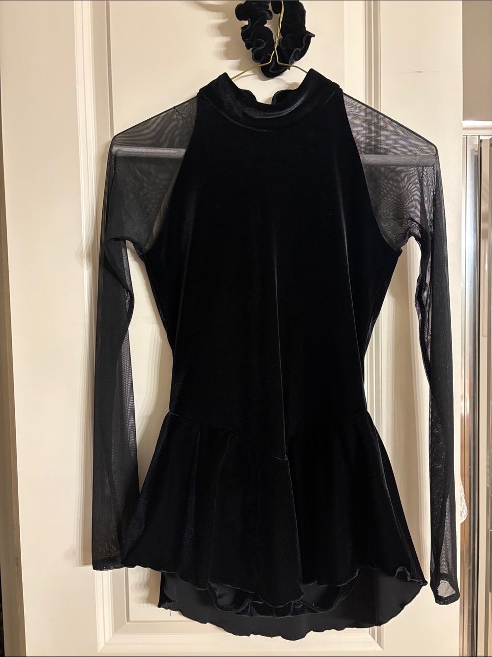 Del Arbour skating dress adult size 2/4